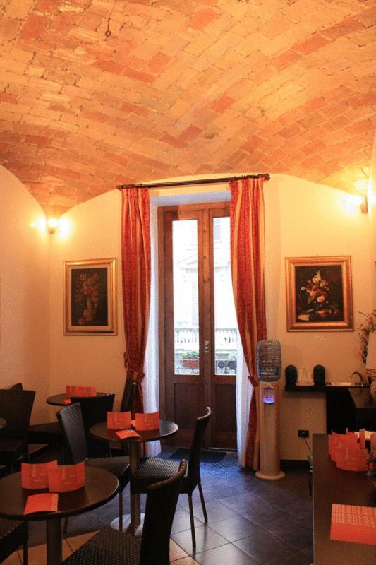 Hotel Campidoglio Рим Экстерьер фото