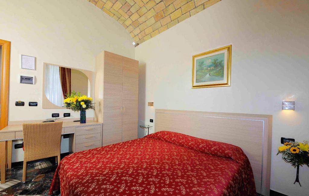 Hotel Campidoglio Рим Экстерьер фото